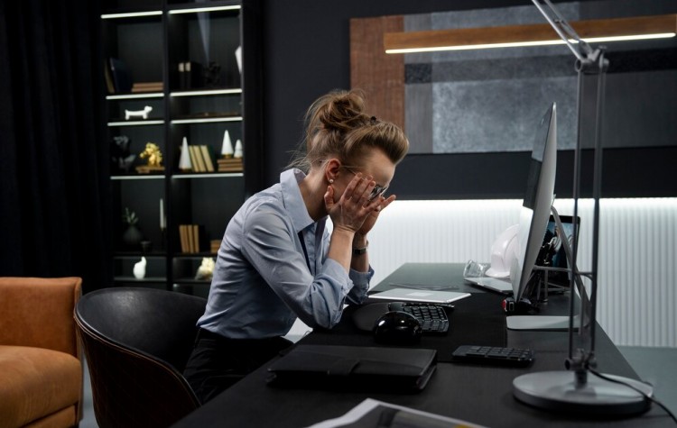 Riscos psicossociais no trabalho geram 5 mil ações na justiça e nova NR-1 impulsiona fiscalização