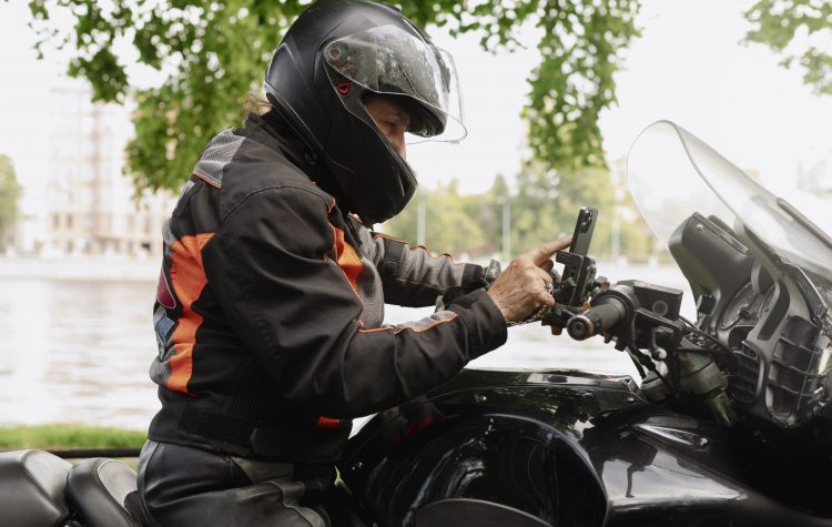 MTE atualiza NR 16 e fortalece proteção para trabalhadores que utilizam motocicletas