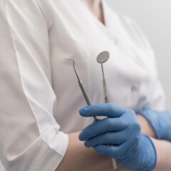 Dentista pode atestar falta ao trabalho? Confira o que diz a lei